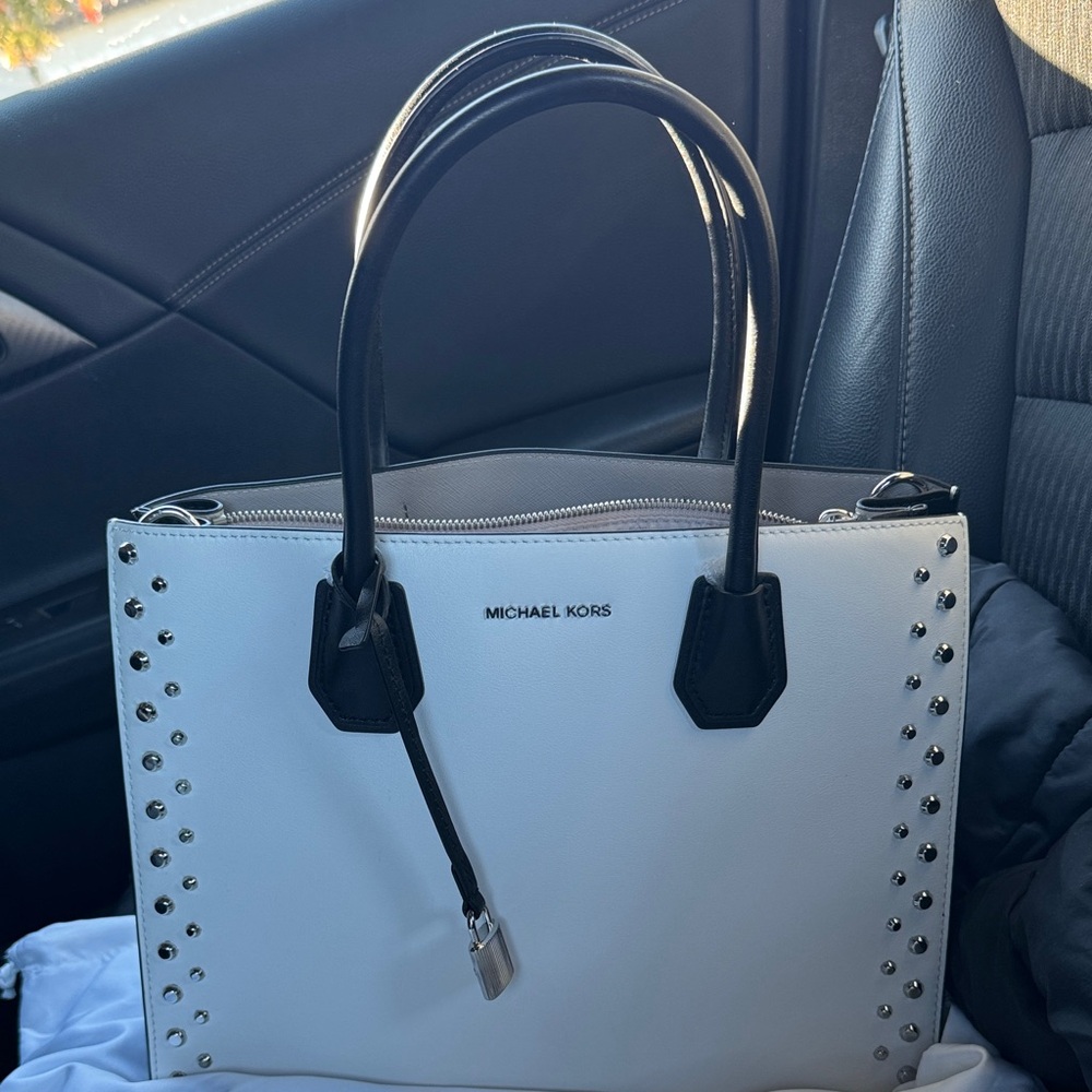 Michael Kors White satchel/tote bag with Silver Studs